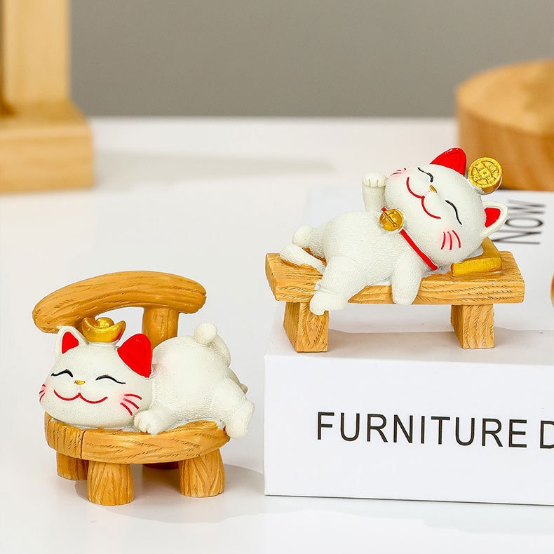 Chilling Fortune Lucky Cat Figurine